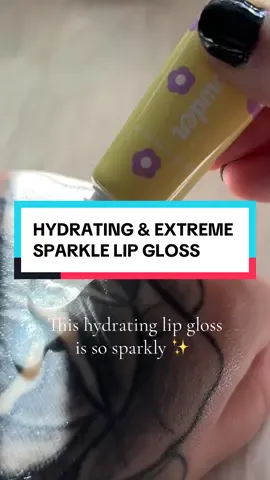 #hydratinglipglosses #moisterizing #lipgloss #sparklylipgloss 