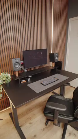 Temp Setup Before i move my setup to thr new studio, i thought about putting a mock setup to have a feel of the space and vibe!  What you think keep the black desk or bring over the Walnut desk? #deskaesthetics #desksetup #cozydesksetup #contentcreator #cozysetup  