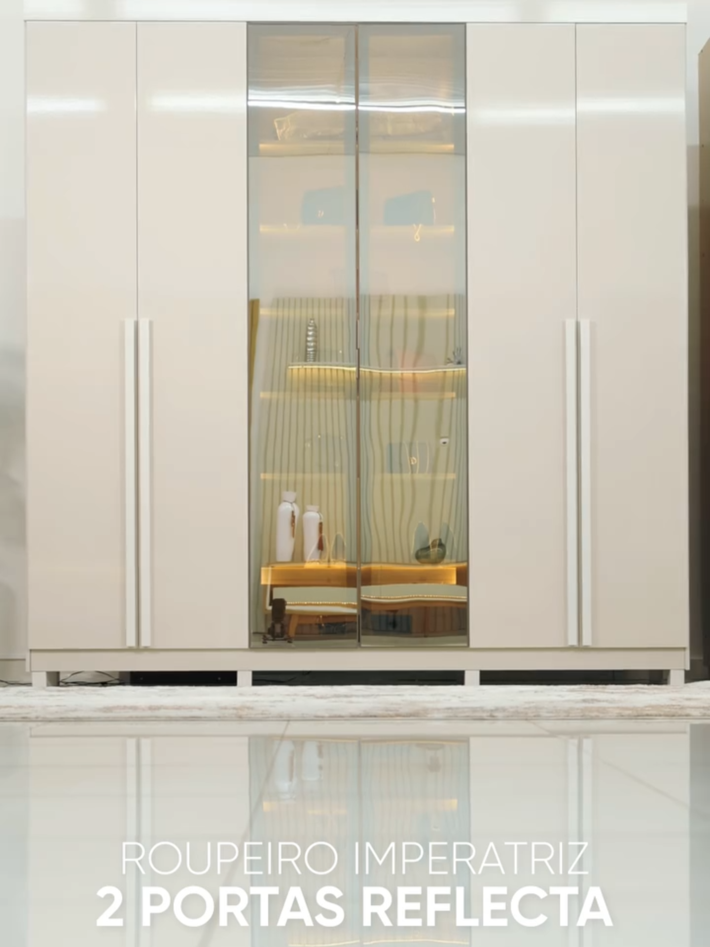 Esse é o roupeiro que você sempre sonhou! Sofisticado, imponente e extremamente funcional, o Roupeiro Imperatriz foi criado para transformar o seu quarto em um verdadeiro cenário de elegância e organização. Com duas portas em vidro Reflecta e luz led em cor quente, que trazem um tom de aconchego e modernidade ao ambiente. Marca: @geliusmoveis Medidas: Altura: 2,40m Largura: 2,30m Profundidade: 0,485m #gelius #sofisticação #reflecta #roupeiro #design