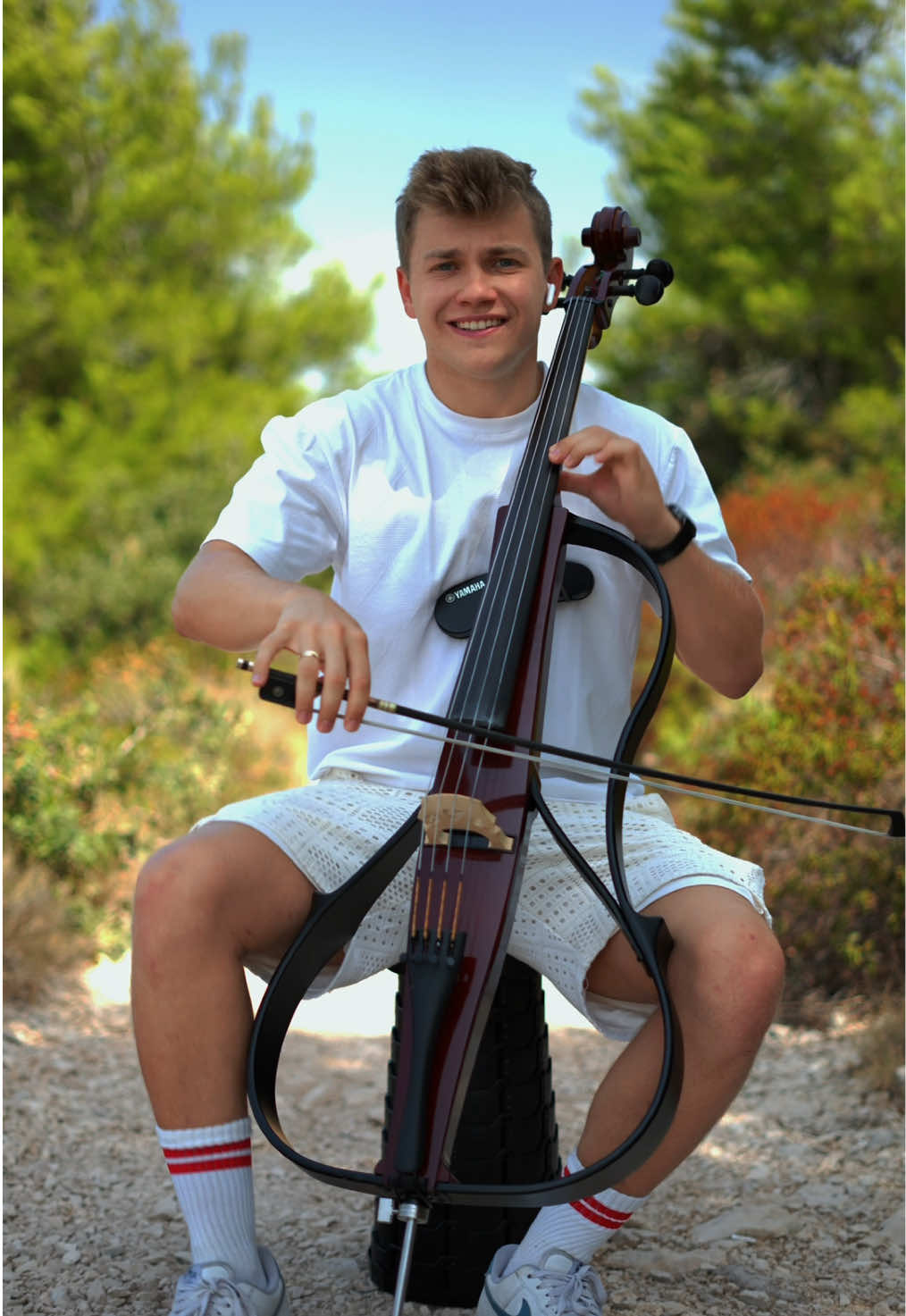 Pop music on the cello is what sounds best 😍🔥🎻 #cello #viral 