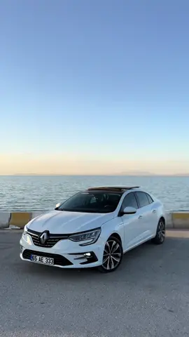 Kalp Aynı Kalp…                                                                #megane #fyp #renault #beyaz #van 