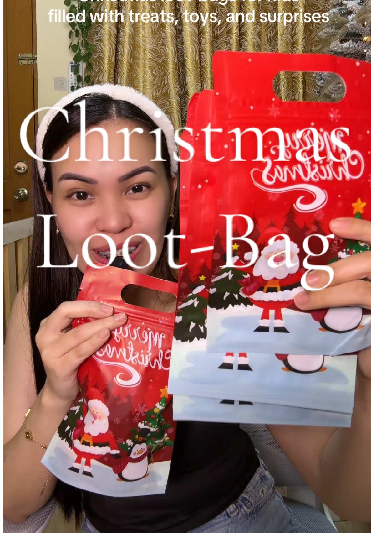 Make the holidays extra magical! 🎄🎁 Christmas loot-bags for kids filled with treats, toys, and surprises—perfect for parties, giveaways, and school events! #ChristmasLootBag #KidsPartyFavors #holidaygiveaway  #giftideasforkids #christmasgiftideas 