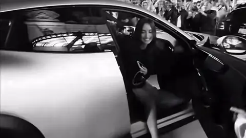 Yes girl #viralvideo #perteeee #perte #alexandrasaintmleuxedit #alexandrasaintmleux #fanpage #fyp #foryoupage #insane #edits #slay #f1 #f1tiktok #dresses #heels #paddock #outfit #postmalone #rockstar @Alexandra Saint Mleux 