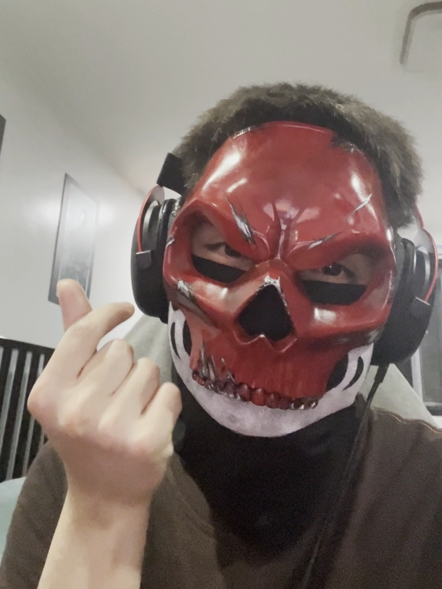 Check out the commission I finally got from @rusticccc4 <3 Anyone who stays until the end of the video gets a hug <3 #callofduty #cosplay #johnsoapmactavish #maskedmen #callofdutywarzone