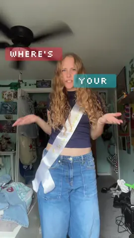 DONT BE A MEANIE VOTE FOR JEANNE!!#fyp #foryoupage #votemeforhocoqueen 