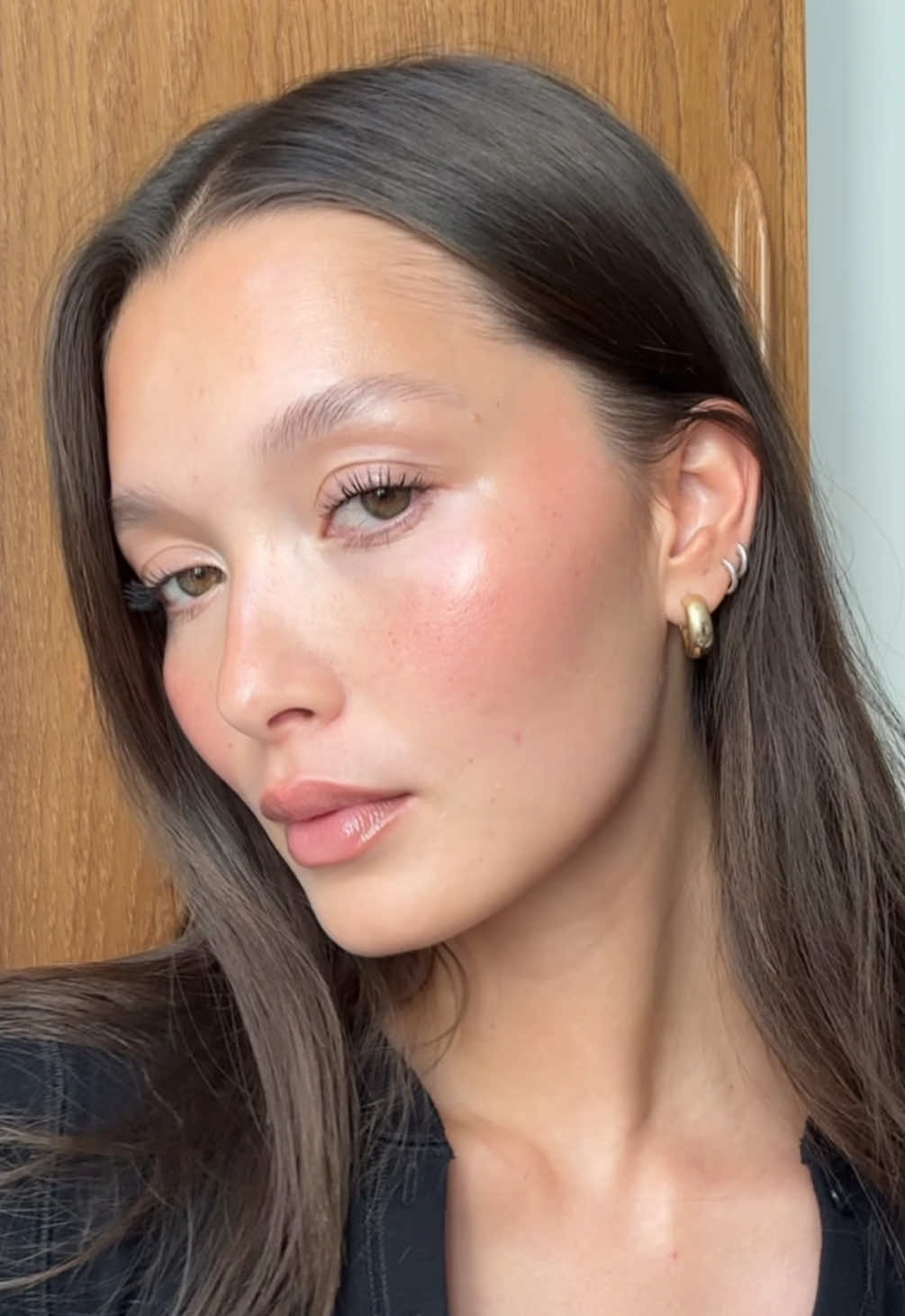 Current everyday makeup routine with current favourite products 🤍🤍🤍  Products used: @Haus Labs concealer  @Laura Mercier translucent setting powder @Victoria Beckham Beauty colour wash water blush @Westman-Atelier contour stick  @Anastasia Beverly Hills brow freeze gel  @innae beauty mascara  @Victoria Beckham beauty lip Definer  @Olehenriksen peptide lip balm @Rare Beauty highlight for inner eye  @REFY gloss highlighter 