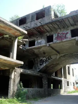 #targetaudience #abandoned #graffiti 