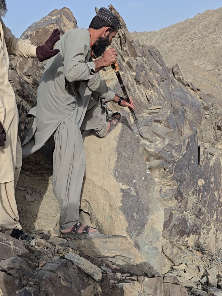 Stone Miner Never Give Up 😍 #stonemining #minerlife #foryoupage #hiddentreasure #stoneminer 