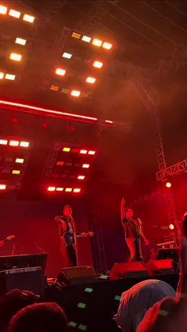 @.Feast - Kami Belum Tentu #feast #baskara #kamibelumtentu #crslconcert 