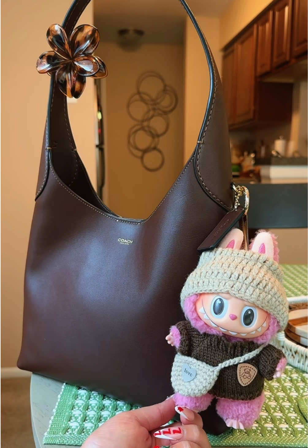 Everyday bag for the fall 🐻👜🍂🤎🧸 OBSESSED ! #coachbag #coach #labubu #brooklyn28 #fallbag @Coach 
