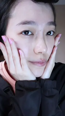 Como eu preparo a minha pele! Marcas mencionadas: @Melu Maquiagem @Océane Brasil @Pudim Beauty Shop @SHEGLAM @Unnyclub @Vizzela Cosméticos @Judydoll_official  . . . #makeuptutorial #maquiagem #girlythings #grwm #itgirl 