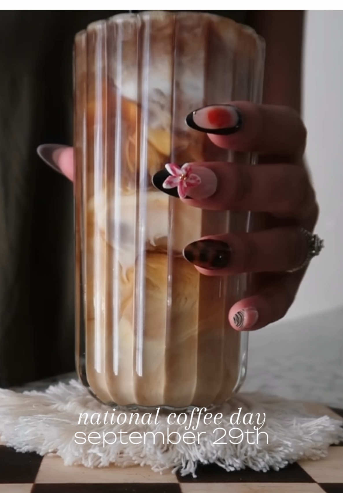 Happy National Coffee Day☕️✨ #nationalcoffeeday #fallaesthetic #icedcoffee 