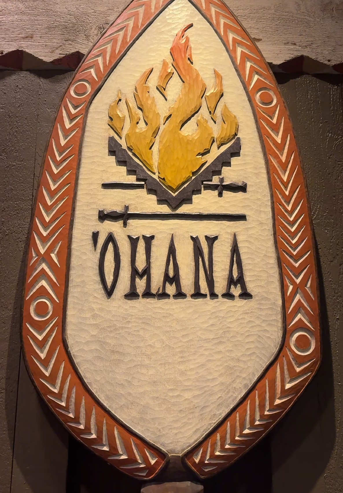 We loved our dinner at Ohana. Per my husband..”don’t fill up on the bread and pot stickers, save it for the shrimp, chicken and filet!” And I couldn’t agree more! 🤣 the shrimp were my favorite and the steak has a soy/teriyaki sauce that made it so good! Is it expensive? Yes. But you get steak, shrimp, chicken, pot stickers, chicken wings, noodles and veg stir fry, AND salad and dessert, ALL YOU CAN EAT! So I think that justifies the cost. #ohana #disneydining #disneyfood #disneyfoodie #waltdisneyworld 