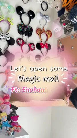 These ears are the MOMENT ♥️💫✨ Ears: @Steph | ENCHANTED DAZE 🫶🏻 use code: IVYY15 💫🥰 #mickeyears #disney #unboxing #magicmail 