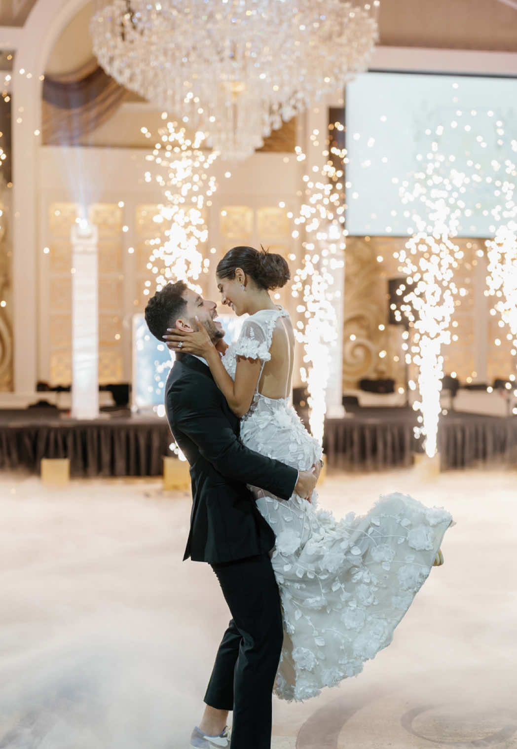 NY, NJ & East Coast wedding photographer 📷❤️ #nycweddingphotographer #njweddingphotographer #documentaryweddingphotography #timelessweddingphotography #classicweddingphotography   