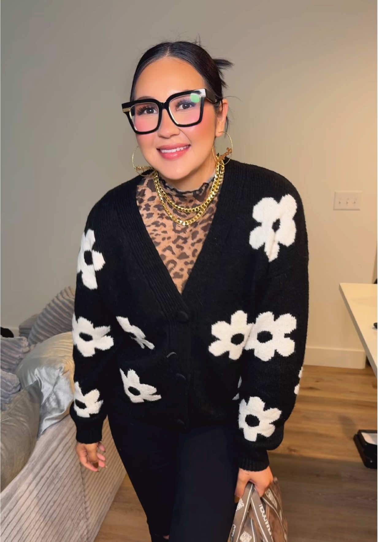 ✨ Cozy girl vibes ✨ My Walmart sweater + SHEIN cheetah tee = the ultimate comfy + cute fall fit 🍂🧡 Who says cozy can’t be stylish? #walmartfinds #OOTD #ootdinspo #walmartfashion #shein 