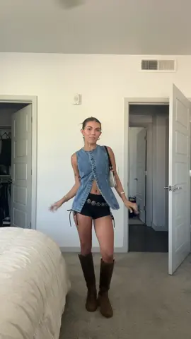 Hi I’m Kylie and I like big burps and cute outfits 👢 #thriftedfit #fitcheck #foru 