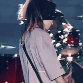 #TOMKAULITZ YES I WANNA DO🙏🏽 this is trash but the other half of the edit was so choppy #tokiohotel #tomkaulitz #fyp #xyzabc #cbaxyz #viral #tomkaulitzedit #foryoupage #foryou 