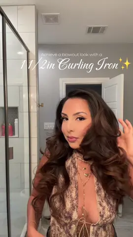 I love a fast and easy blowout look with a curling iron✨@Kenra Professional  #blowoutlook #curlyhairtutorial #curlingiron #curlingirontutorial #hairinspo 