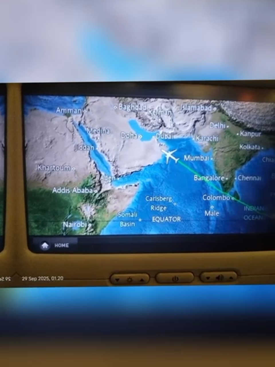 Saat yang dinantikan setiap peserta Ausbildung dan kita semua adalah keberangkatan ke Jerman. Terbamg ribuan mil melintasi benua menembus ruang dan waktu. Demi menuju masa depan yang gemilang.. 💪👍😇🤩🇲🇨✈️🇩🇪 #berangkatkejerman #otwjerman #menujumasadepan #gotothefuture #aufdemwegindiezukunf 