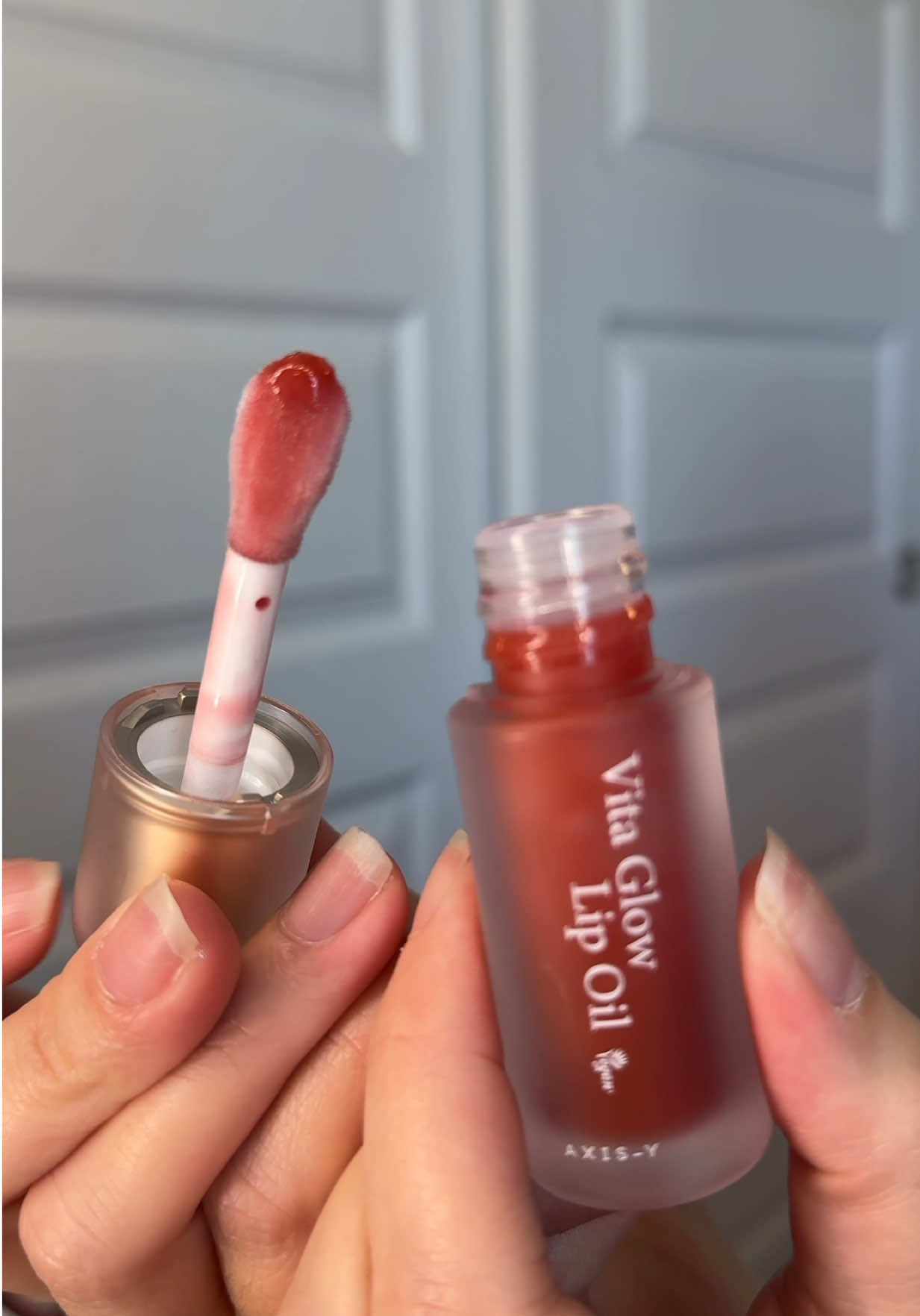 AXIS-Y Vita Glow Lip Oil: Vegan, hydrating, non-sticky shine with Vitamin E & Ceramide NP in Chilled Berry, Cozy Fig, or Dreamy Olive. Glow on! 💋 #lipoil #lips 