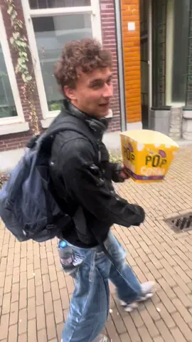 OHNEE! DAAR HEB IK NIET GOED OPGELET!!!😅😳😰😡🙏 @louvanzijl  #popcorn #fail #comedynl #fyppp #bioscoop 