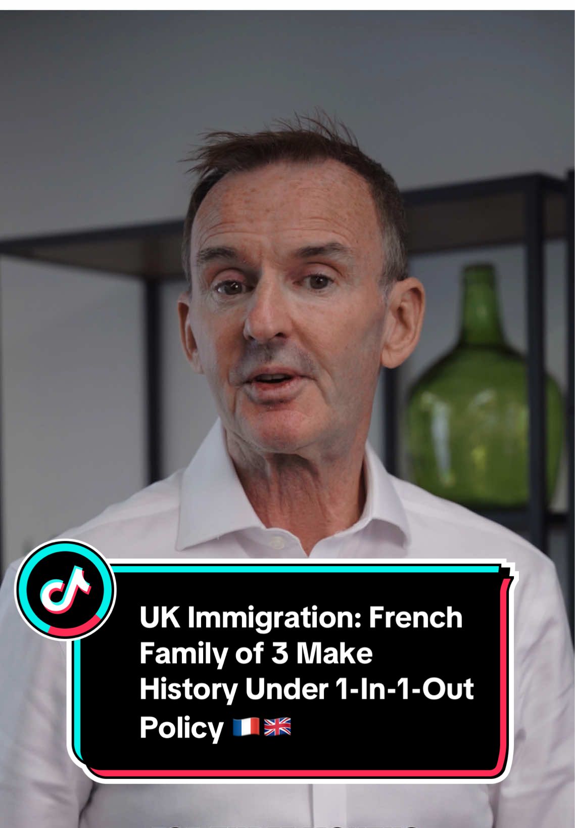 A family of 3 asylum seekers has just arrived in the UK under the new French/UK 1-in-1-out deal 🇬🇧🇫🇷 This marks a major shift in how asylum is managed between the two countries. Here’s what you need to know 👇  #UKImmigration #AsylumSeekers #ImmigrationNews #1in1out #uknews 