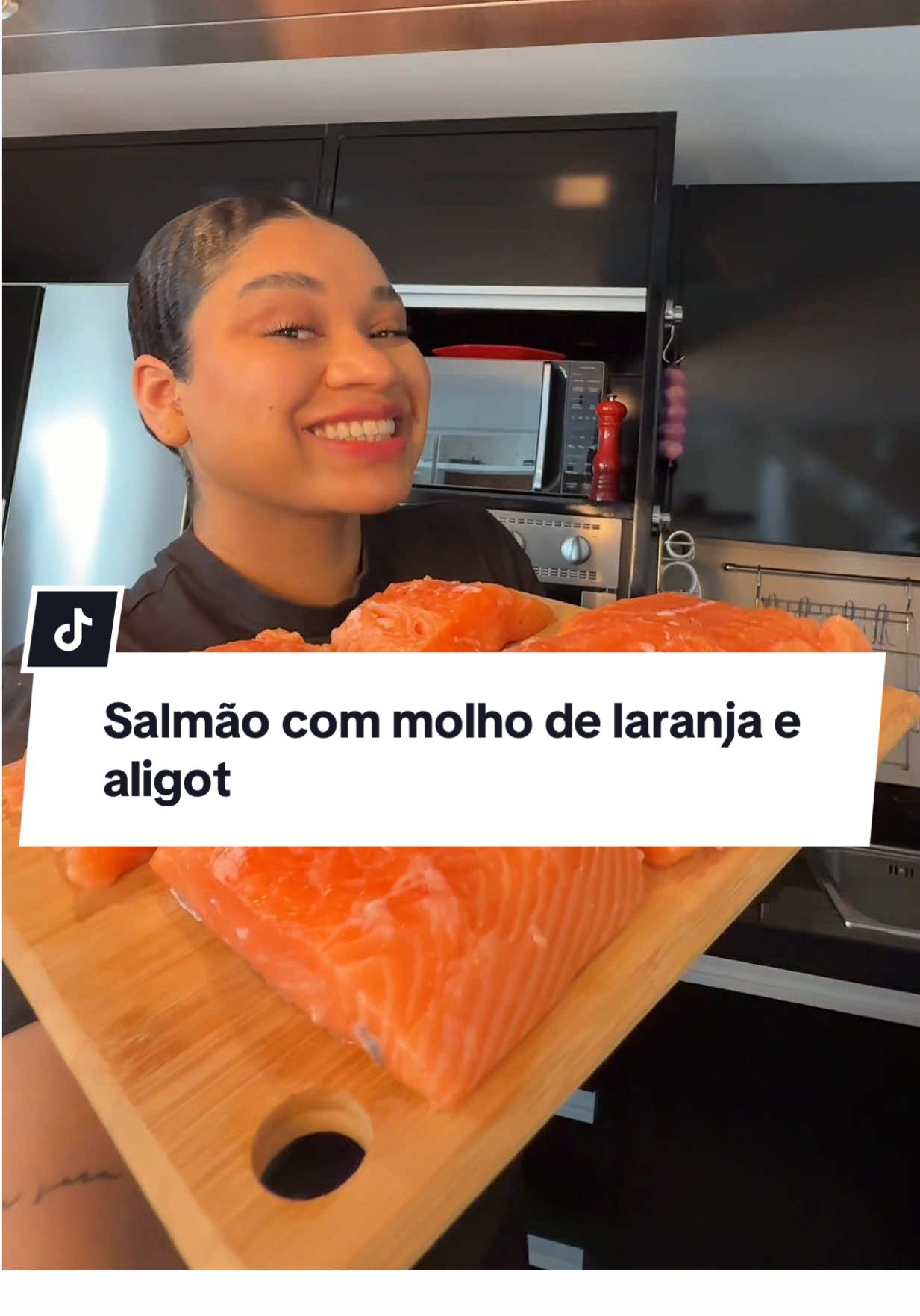 Salmão com molho de laranja e aligot 