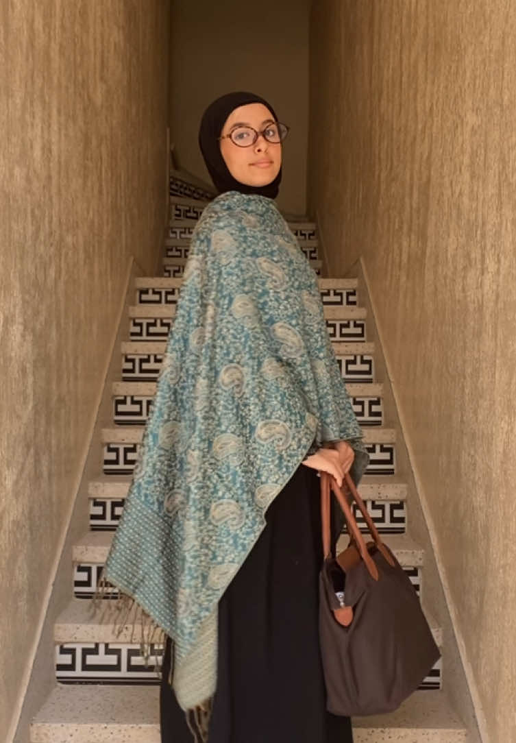 Pashmina hijab styling 🧕🏻🫶🏻 #pashmina #ootdfashion #outfitstyle #OOTD #pashminatutorial 