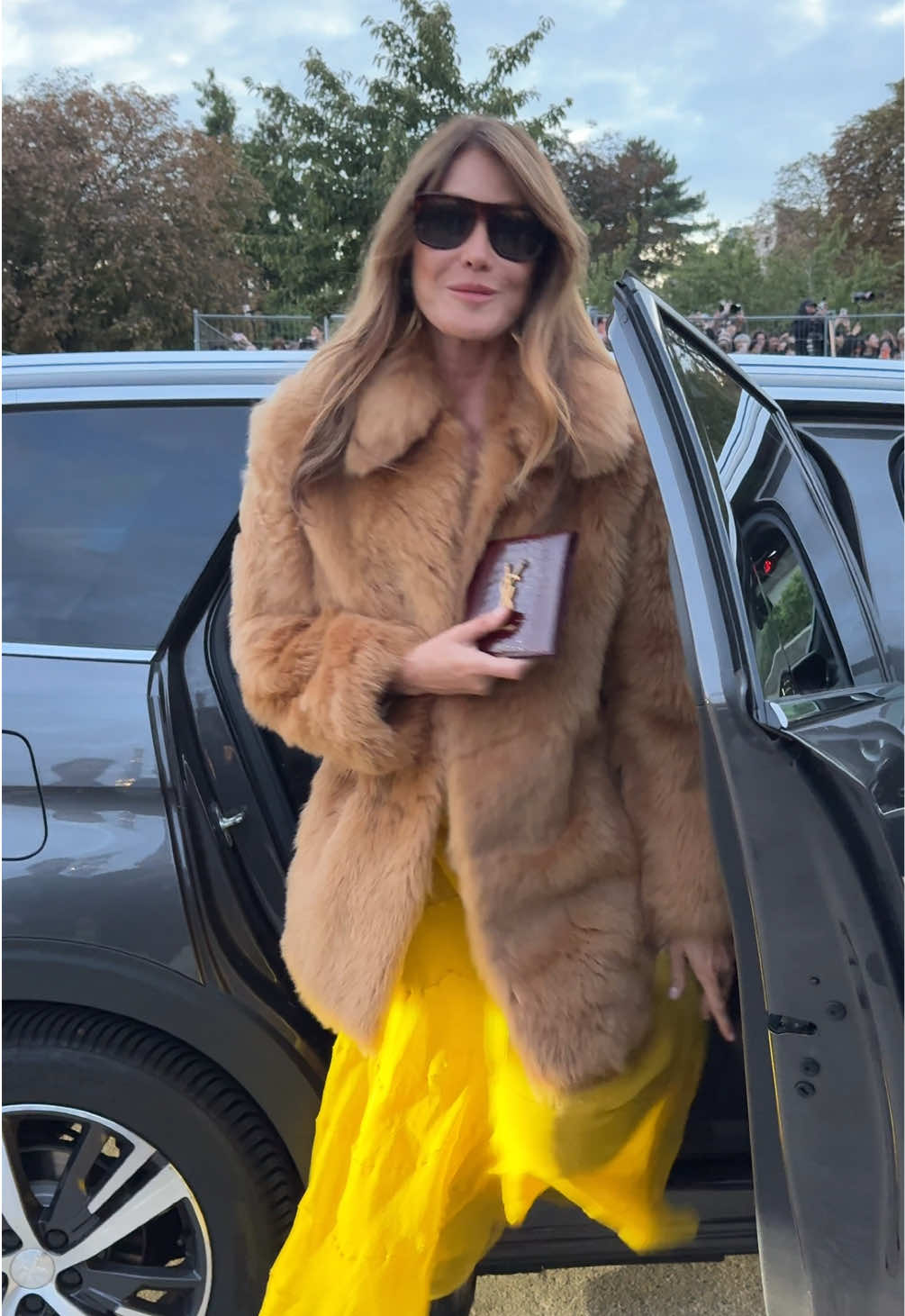#carlabruni #saintlaurent #TikTokFashion #pfw 
