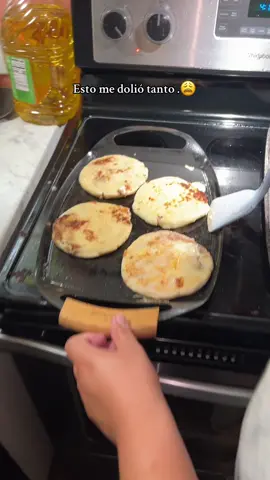 Esto si me dolio mucho😩😩#come #pupusa #venta 