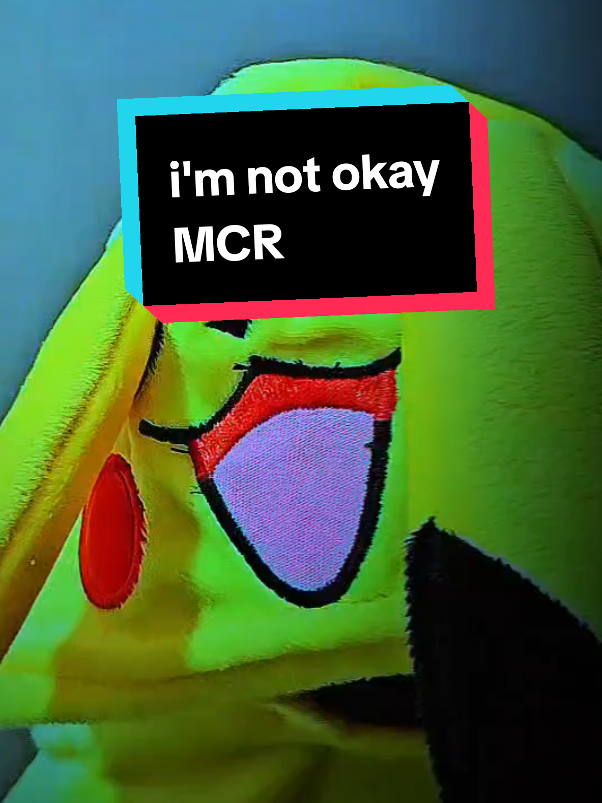 definitivamente no estoy bien. porfavor si te gustó el video te agradecería que sigas mi cuenta!. mil gracias.  #mychemicalromance #imnotokay #gerardway #emo #fyp 