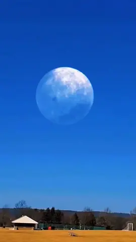 a lua já esteve mais próximo da terra  #astronomia #lua #terra #universo #planetaterra 