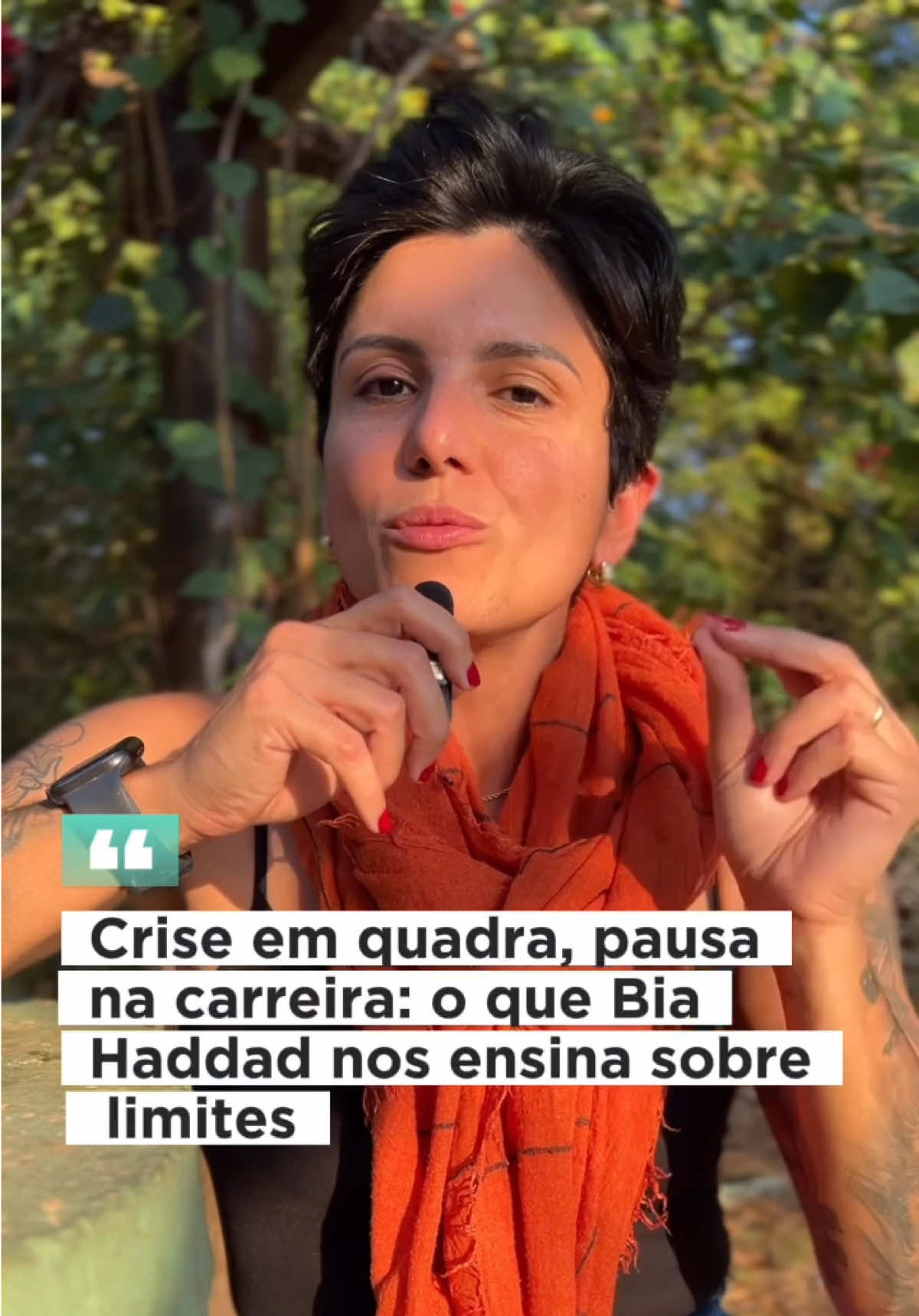 Bia Haddad, número 1 do tênis no Brasil, estava a poucos pontos de fechar o jogo quando foi interrompida por algo que não se vê. Uma crise de ansiedade. Falta de ar, tremores, um “mix de sensações”, como ela mesma descreveu. Dias depois, tomou uma decisão rara no esporte: encerrou a temporada para cuidar da mente e do corpo. Se até uma atleta de elite precisa pausar, por que acreditamos que suportar tudo em silêncio é sinal de força? A ciência mostra o contrário. Quando a pressão passa do ponto, o corpo dispara sinais antes mesmo da mente admitir. Sono que não recupera, irritação que não passa, tensão constante. Avisos que quase sempre ignoramos. Isso não é fraqueza. É sabedoria. Ouvir o corpo não é desistir, é estratégia. Porque insistir sempre custa mais caro. Se esse texto fez sentido para você, compartilhe com alguém que também precisa de uma pausa antes de quebrar.