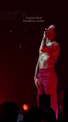 Damiano David - Sex On Fire (King Of Leon Cover)  📍Roundhouse, London  What a night 🤩✌🏼✨ #damianodavid #damiano #camden #roundhouselondon 