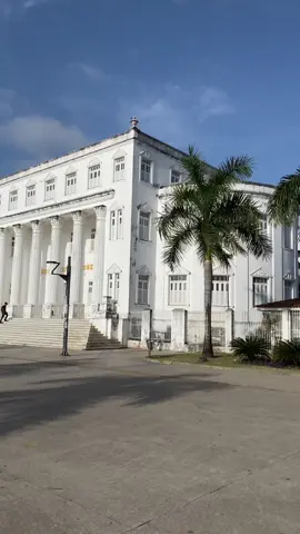Praça Deodoro São Luís Maranhão  #slz #biblioteca #saoluismaranhao #saoluismaranhao #ilhadoamor 
