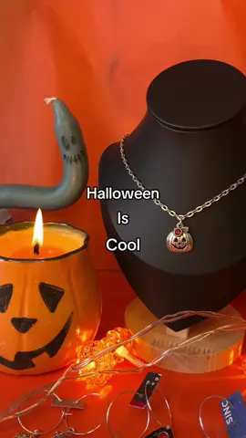 That’s right, I am back AGAIN launching my best selling Halloween collection but this year is different to any I’ve ever done before😱 For the first time ever, I’m launching PRE MADE charm necklaces and they are live NOW🔮🦇🎃 Shop with free shipping on orders £25💀 #ukjewellery #ukjewelleryshop #uksmallbusiness #ukjewellerysmallbusiness #halloween 