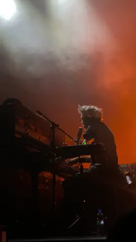 bu konserde soyledigi bir baskaydi.. #jetelaisseraidesmots #patrickwatson 