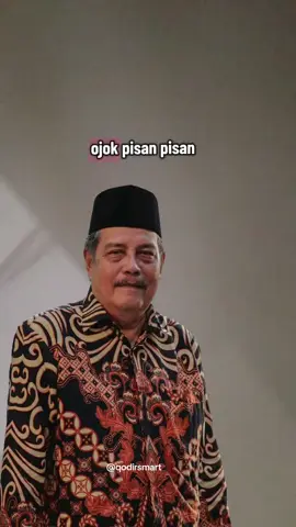 Dengarkan ni!! . Dawuh Guru KH. Prof. Abdul Ghofur pengasuh pondok pesantren Sunan Drajat Paciran Lamongan . #dawuhguru #fyp #1T #1M