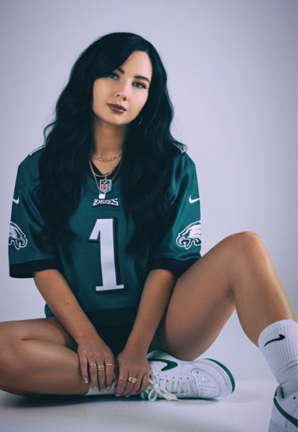 Here’s your sign to do the AI Gemini Sexy Football Jersey Photoshoot. Prompt in comments  ✨ #googlegeminiai #geminiai #flyeaglesfly #eagles #philadelphiaeagles @Philadelphia Eagles 