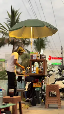 september s nya apa? s americano🥶 #devija #streetcoffee #coffeeontheoldwheels 