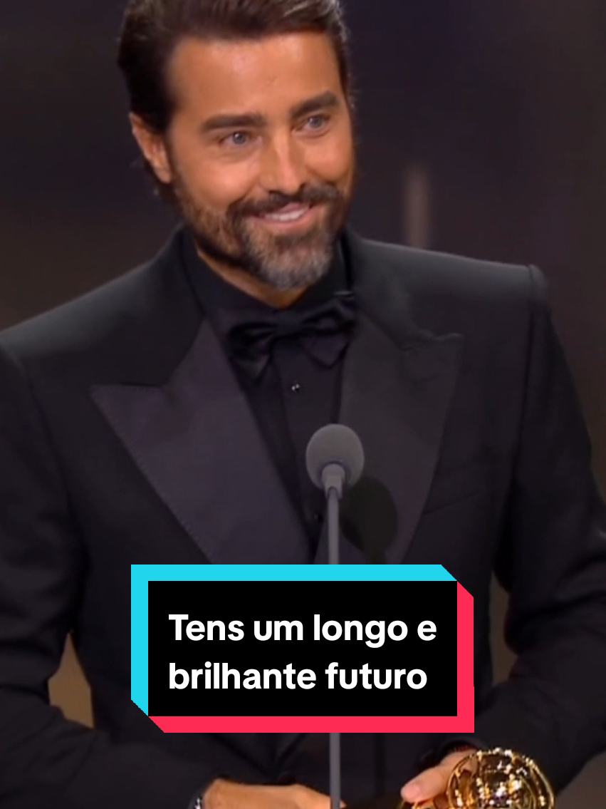 Faço minhas as palavras do Ricardo Pereira ao receber o prémio: 