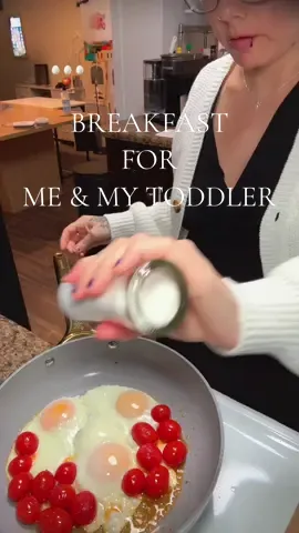 #breakfast #foodtiktok #ellie #katalinalynn #MomsofTikTok 