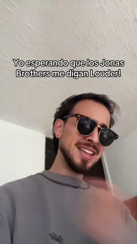 @Jonas Brothers @joejonas @Nick Jonas @Kevin Jonas #louder #backwards 