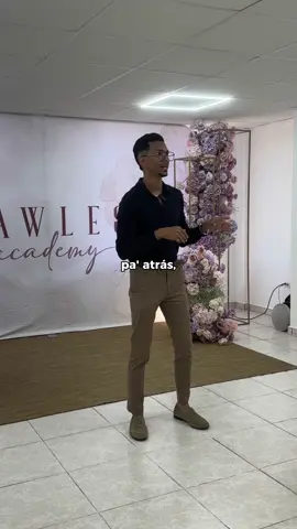 No importa amiga… 😢🥹 Siéntete orgullosa de lo que has logrado hasta hoy… pero NUNCA te olvides de dónde Dios te saco y cómo comenzaste… 🤍 Compártelo con alguien que necesite escucharlo. 🫶🏻