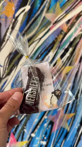 Let’s make Christian Halloween treat bags together!  My family has wrestled with the idea of celebrating Halloween as Christians, but it really is a wonderful way to connect our community to Jesus. I’d say we like to participate but don’t CELEBRATE.  I’m hoping these treat bags glorify Him and start the conversation for those in my community. Everything is linked in my bio!  #halloweentreatbags #christian #trickortreat #halloween #halloweenishere 