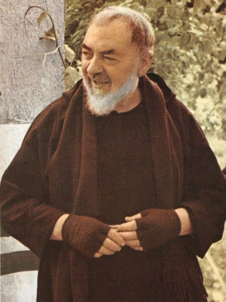São Padre Pio de Pietrelcina, rogai por nós 🤎 #sãopadrepio #IgrejaCatólica #Católicos #Santidade #Jesusteama 