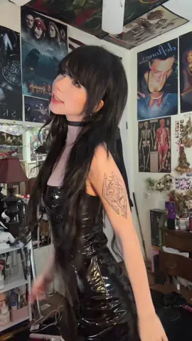 my floors a mess  #fyp #foryoupage #foryou #altfashion #altgirl 
