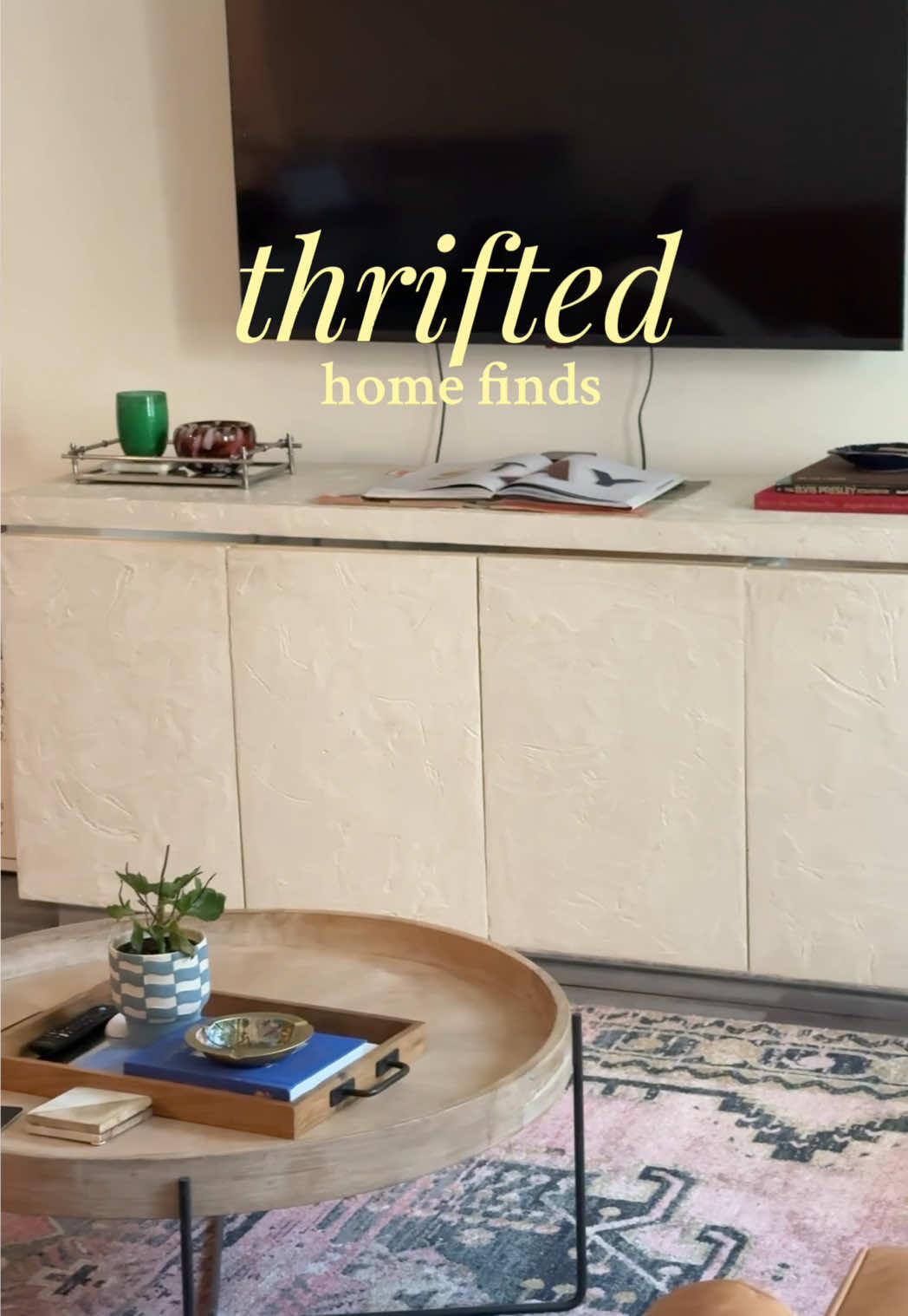 a thrifted home is a happy home 💛 #thrifted #homedecor #thriftfinds #thrifting 