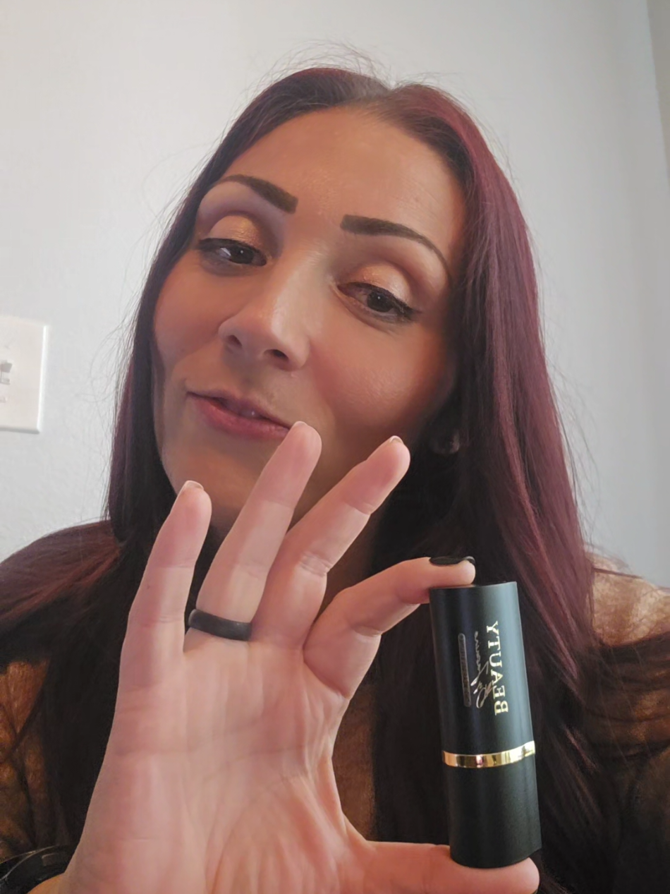 honestly an amazing eyeliner and it lasts without the smudge #fentysuperbrandday  #beauty  #Eyeliner  #LanguageLearning 